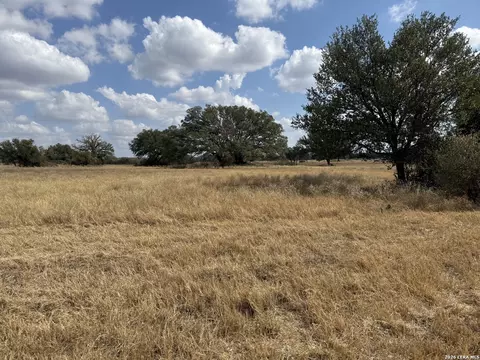 18 Coastal Loop, Johnson City, TX 78636