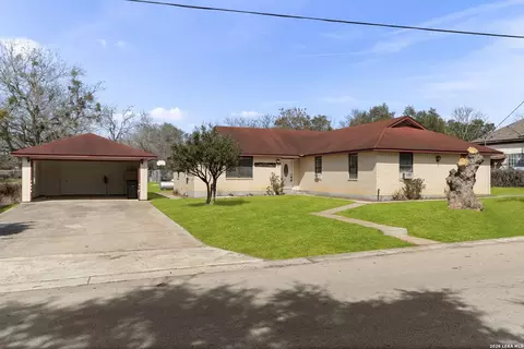 105 East St, Stockdale, TX 78160
