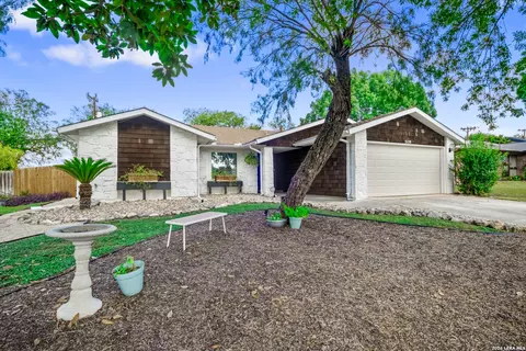 5110 Timber Trace St, San Antonio, TX 78250