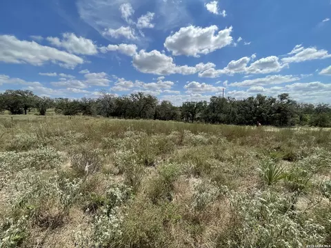 187 County Road 331, Floresville, TX 78114