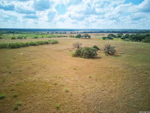 000 Cr 7611, Devine, TX 78016 photo 3
