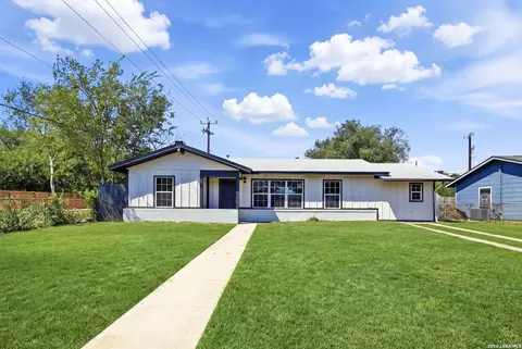 6723 Merry Oaks Dr, San Antonio, TX 78242