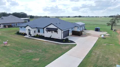 120 Western Way, Adkins, TX 78101