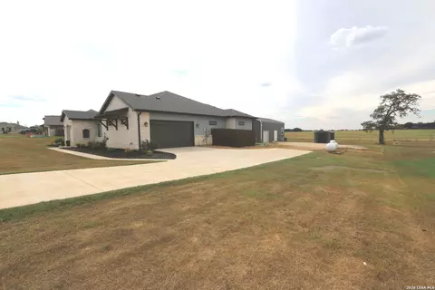 120 Western Way, Adkins, TX 78101
