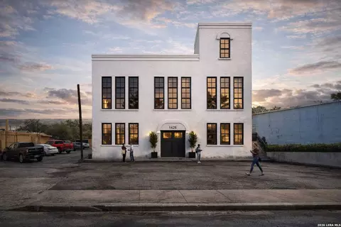 1426 S New Braunfels Ave, San Antonio, TX 78210