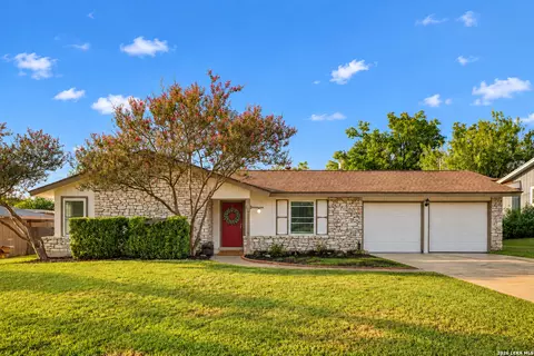 5610 Gillis Dr, San Antonio, TX 78240