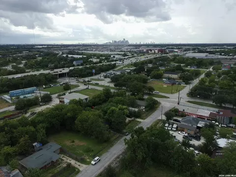 7918 Pardee St, Houston, TX 77028