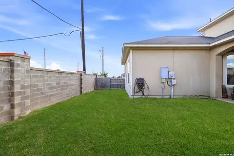 Exterior - 3966 Bogie Way, Converse, TX 78109 photo 4 of 4