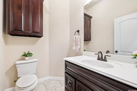 Bath - 3966 Bogie Way, Converse, TX 78109 photo 4 of 4
