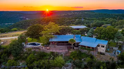 1775 Hermitville, Medina, TX 78055