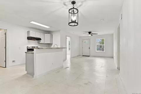 1349 Rivas St, San Antonio, TX 78207