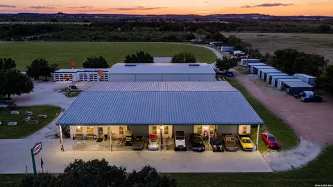 7914 S State Highway 16, Fredericksburg, TX 78624