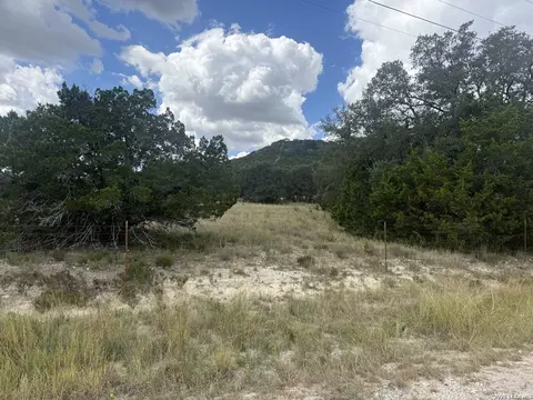 000 Bear Creek Rd, Pipe Creek, TX 78063