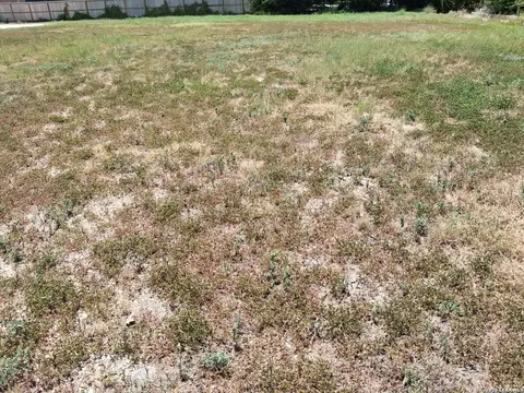 117 Lavonne Villa, Universal City, TX 78148
