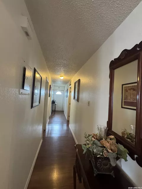 Entry Way - 865 Ranchitos Rd, Eagle Pass, TX 78852 photo 1 of 1