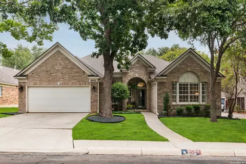 8507 Chessington Dr, San Antonio, TX 78254
