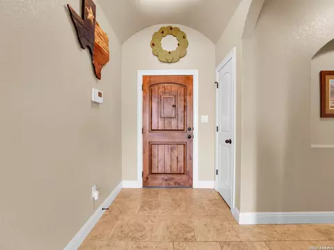 Entry Way - 16021 Ethans Xing, Lytle, TX 78052 photo 1 of 2