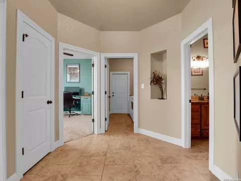 Entry Way - 16021 Ethans Xing, Lytle, TX 78052 photo 2 of 2