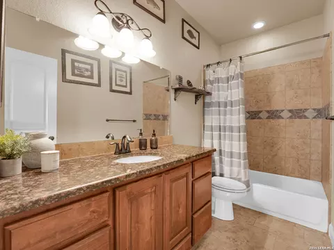 Bath - 16021 Ethans Xing, Lytle, TX 78052 photo 3 of 4