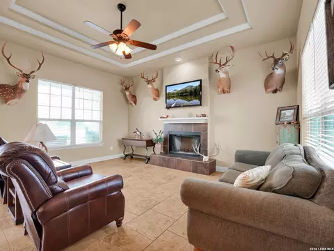 Living - 16021 Ethans Xing, Lytle, TX 78052 photo 4 of 5