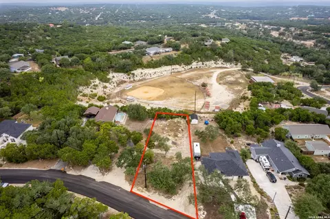 807 Scenic Hills Dr, Canyon Lake, TX 78133
