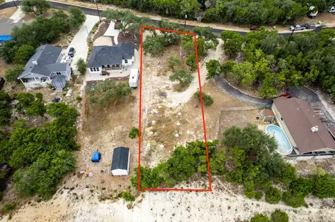 807 Scenic Hills Dr, Canyon Lake, TX 78133