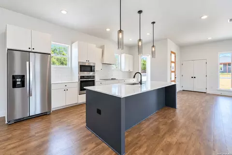 Kitchen - 5164 Comanche Dr, Temple, TX 76502 photo 1 of 2