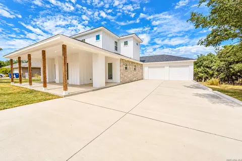 Exterior - 5164 Comanche Dr, Temple, TX 76502 photo 2 of 6