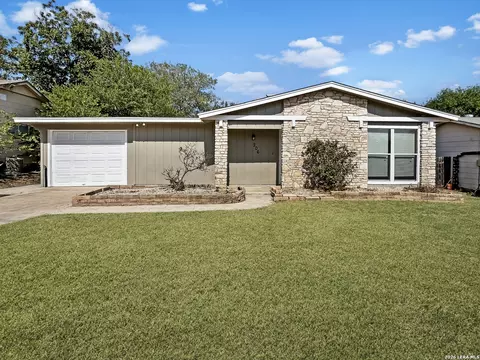 206 Lost Forest St, Live Oak, TX 78233