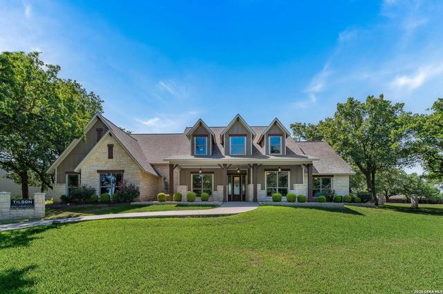 3512 Comanche Trace Dr, Kerrville, TX 78028