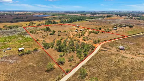 2280 County Road 117, Nixon, TX 78140