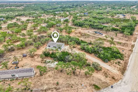 View/Area - 172 County Road 2667, Devine, TX 78016 photo 6 of 10