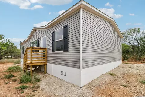 Exterior - 172 County Road 2667, Devine, TX 78016 photo 9 of 9