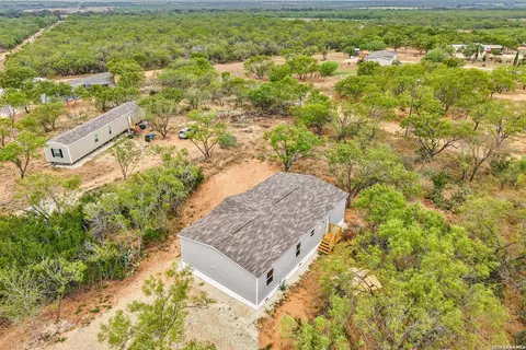 View/Area - 172 County Road 2667, Devine, TX 78016 photo 8 of 10
