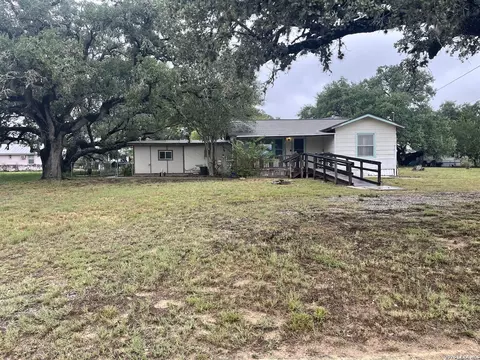 917 Market, Pleasanton, TX 78064