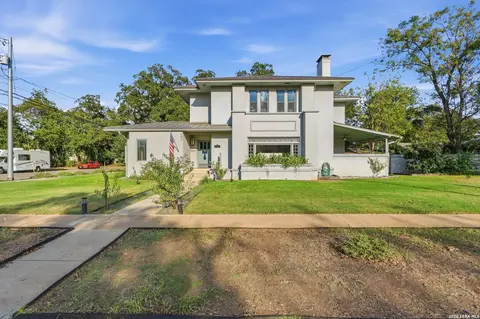 503 S Austin St, Seguin, TX 78155