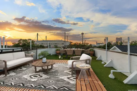 308 S Mesquite St #101, San Antonio, TX 78203