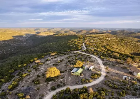21 Sd 32522, Rocksprings, TX 78880
