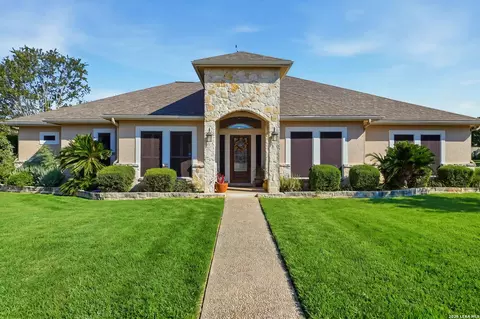 413 Private Road 4662, Castroville, TX 78009