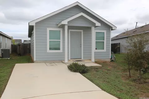 7438 Silos Rdg, San Antonio, TX 78252