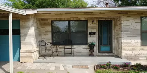 715 Edgebrook Ln, San Antonio, TX 78213