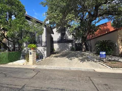 3479 Wellsprings Dr, San Antonio, TX 78230