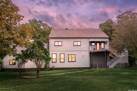 54 S Hampton Dr, Seguin, TX 78155