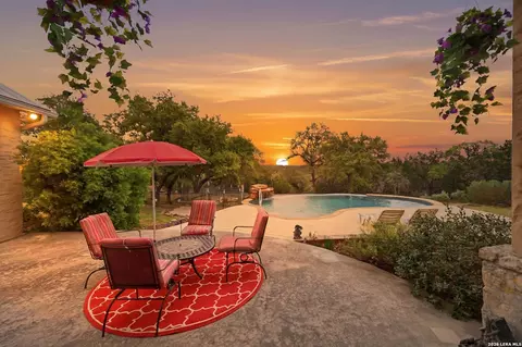 752 Taylor Pt, Bulverde, TX 78163