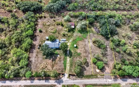 117 Ryan Rd, Refugio, TX 78377 photo 5