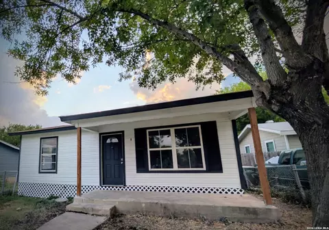 911 Topaz St, San Antonio, TX 78228