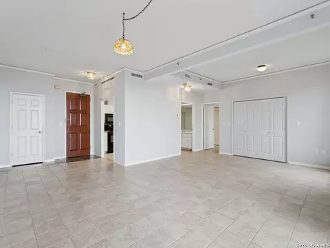1 Towers Park Ln #1110, San Antonio, TX 78209