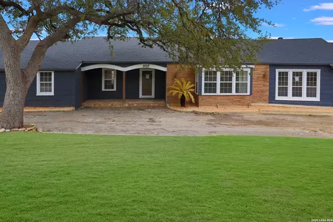 1017 Burleson St, San Marcos, TX 78666