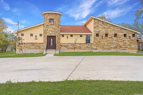 233 Esmeralda Dr, San Antonio, TX 78228