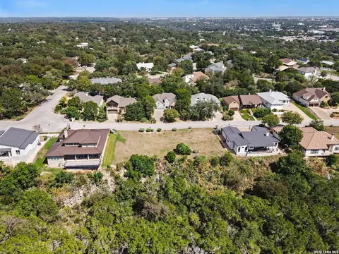 781 Mission Hts, New Braunfels, TX 78130